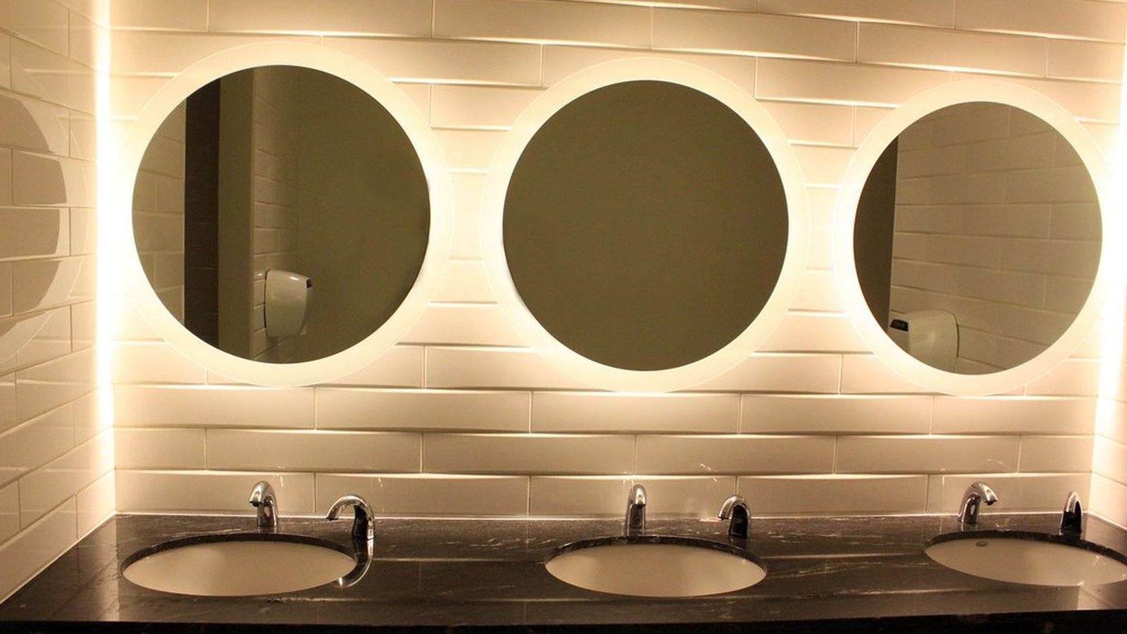Moderne Badezimmer in Berlin: Warum Komplettsanierungen immer beliebter werden